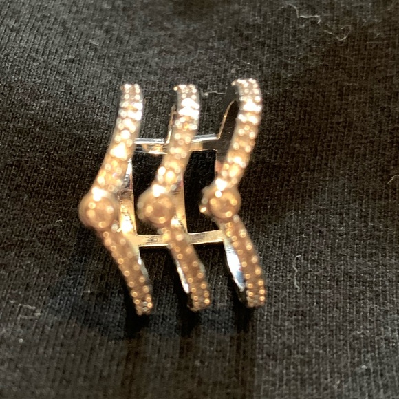 Beautiful ring(150$ up) add on free - Picture 2 of 2